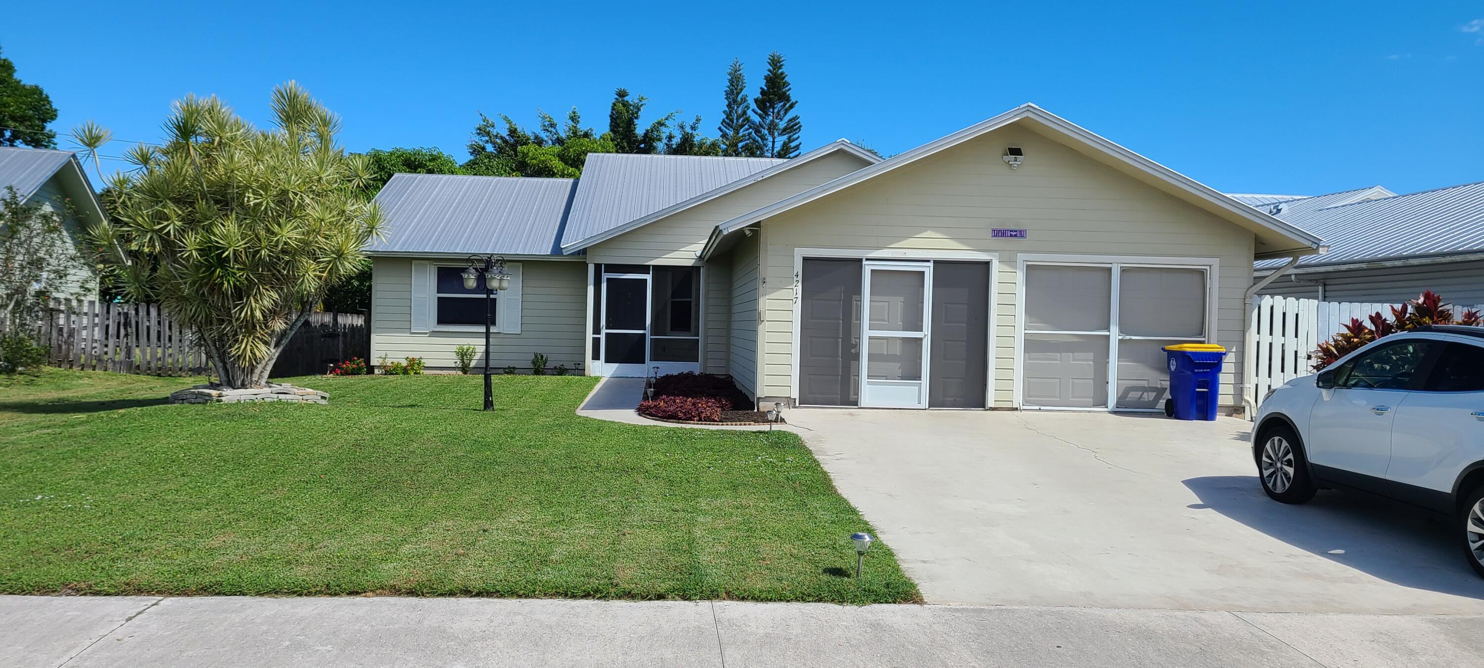 4217 SE Jacaranda St, Stuart, FL 34997 MLS RX10837203 Coldwell Banker