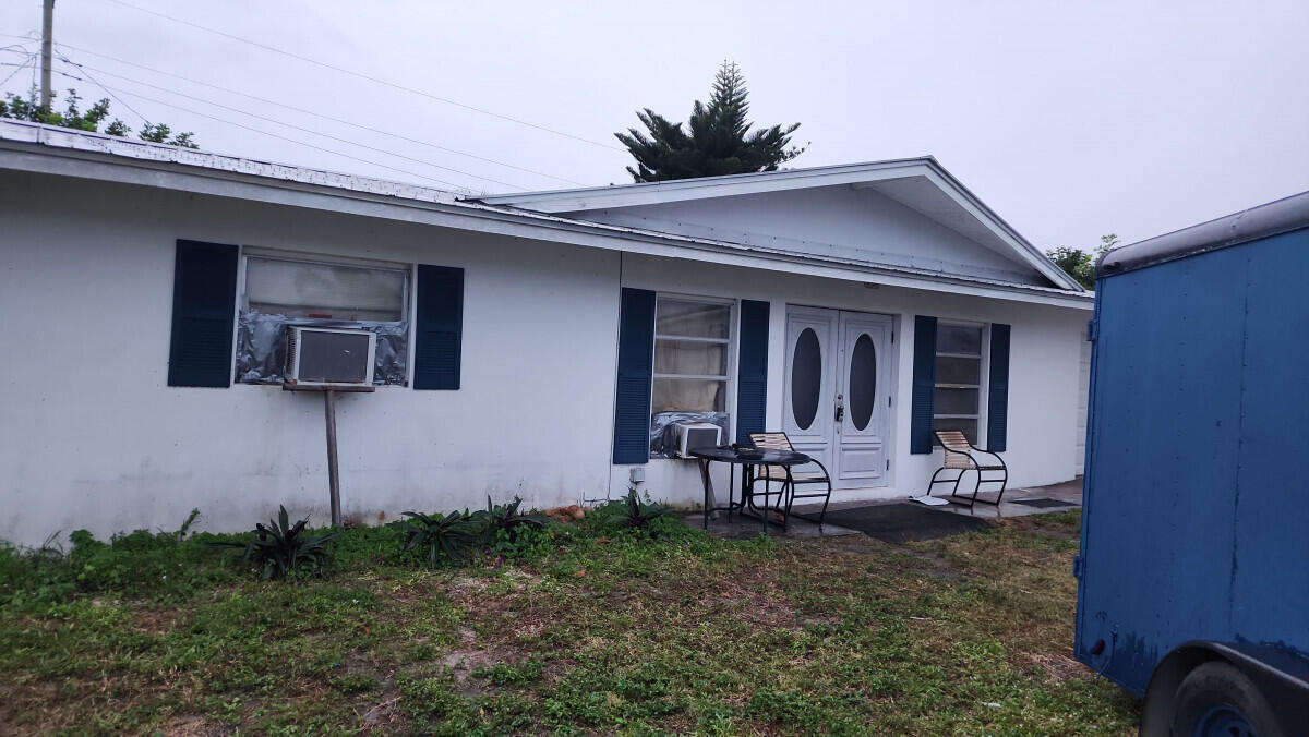 1456 NE Hilltop St, Jensen Beach, FL 34957 MLS RX10853952 Coldwell