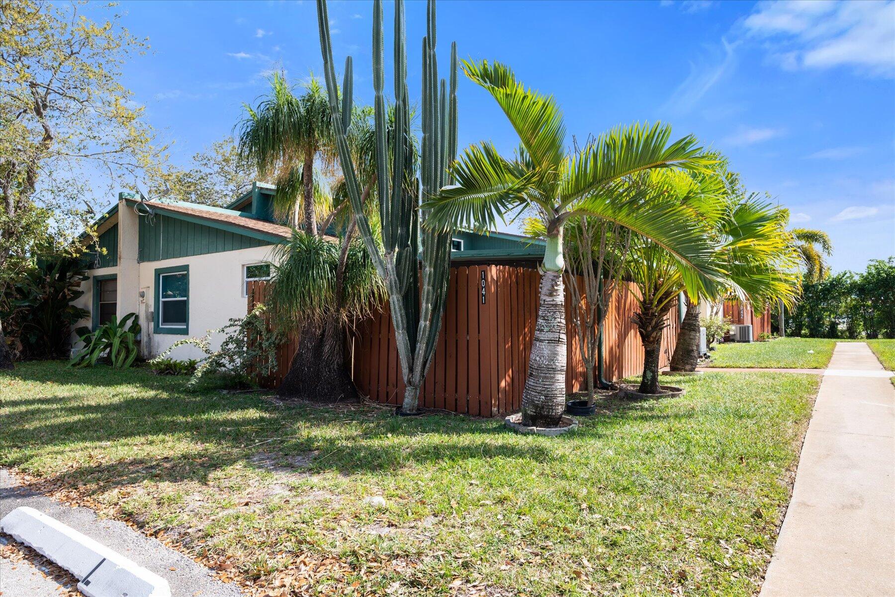 1041 Manor Dr, Palm Springs, FL 33461 MLS RX10868378 Coldwell Banker