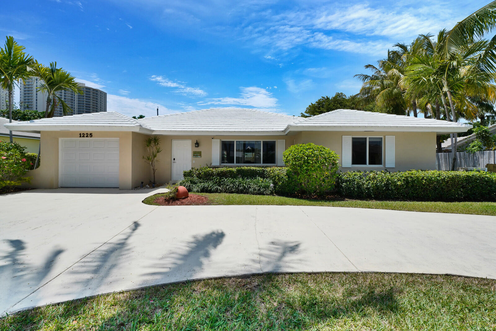 1225 N Harbor Dr, Singer Island, FL 33404 MLS RX10870034 Coldwell