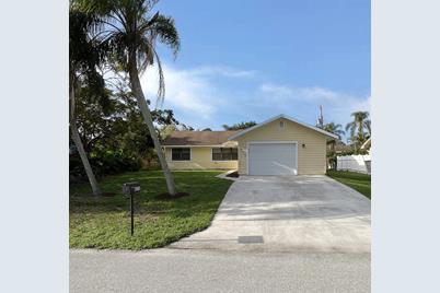 8270 SE Camellia Drive, Hobe Sound, FL 33455 - Photo 1