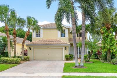 140 Canterbury Place, Royal Palm Beach, FL 33414 - Photo 1