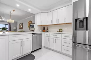 7286 Huntington Ln, Delray Beach, FL 33446 - Photo 1