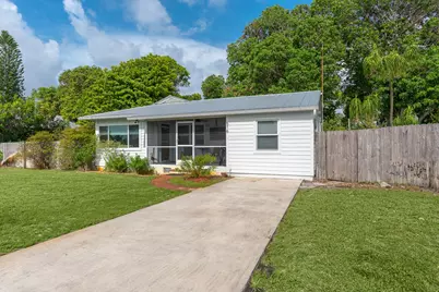 516 SE Alamanda Way, Stuart, FL 34996 - Photo 1