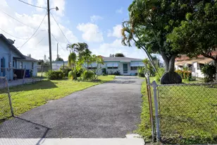 1465 W 28th St, Riviera Beach, FL 33404 - Photo 1