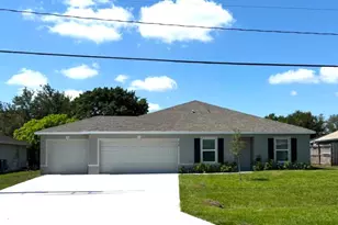 434 SE Oakridge Dr, Port Saint Lucie, FL 34984 - Photo 1