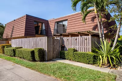 317 3rd Lane, Palm Beach Gardens, FL 33418 - Photo 1