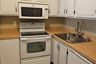 1235 S Lakes End Dr, Fort Pierce, FL 34982 - Photo 1