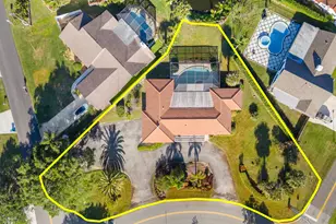 42 Golfview Dr, Tequesta, FL 33469 - Photo 1