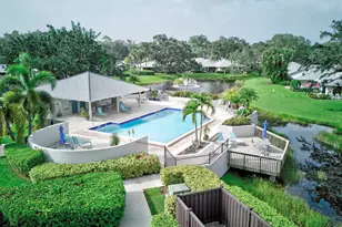 829 Club Dr, Palm Beach Gardens, FL 33418 - Photo 1