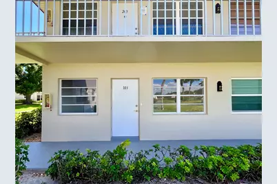 33 Pine Arbor Lane #103, Vero Beach, FL 32962 - Photo 1