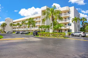 3146 Via Poinciana, Lake Worth, FL 33467 - Photo 1