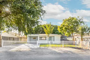 122 SW 10th Ave, Delray Beach, FL 33444 - Photo 1