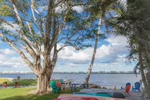 1502 S Lakeside Dr, Lake Worth, FL 33460 - Photo 1