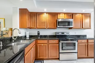 624 NE 20th Ln, Boynton Beach, FL 33435 - Photo 1