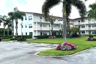 562 Fanshaw N, Boca Raton, FL 33434 - Photo 1