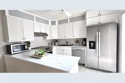 335 S Waverly Place, Unit #7A, Vero Beach, FL 32960 - Photo 1