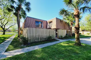 702 Mill Valley Pl Pl, West Palm Beach, FL 33409 - Photo 1