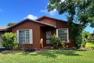 543 SE 27th Way, Boynton Beach, FL 33435 - Photo 1