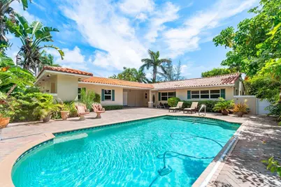 810 N Golfview Road, Lake Worth Beach, FL 33460 - Photo 1