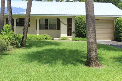 1016 Jamaica Avenue, Fort Pierce, FL 34982 - Photo 1