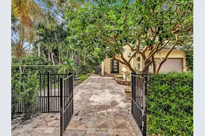 1970 Canterbury Circle #1970, Wellington, FL 33414 - Photo 1