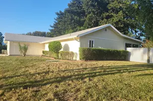 2913 SE Darien Rd, Port Saint Lucie, FL 34952 - Photo 1