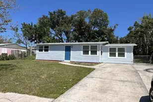 1405 NE Waveland Ave, Jensen Beach, FL 34957 - Photo 1