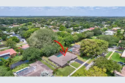 621 NW 71st Avenue, Plantation, FL 33317 - Photo 1
