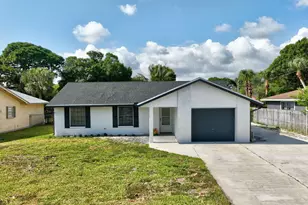 717 Holly Ave, Fort Pierce, FL 34982 - Photo 1