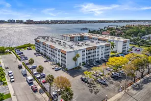 1502 S Lakeside Dr, Lake Worth, FL 33460 - Photo 1