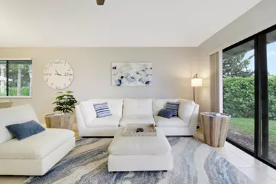 109 Club Drive, Palm Beach Gardens, FL 33418 - Photo 1