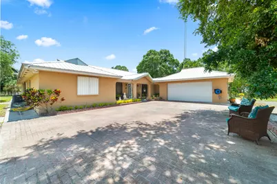 155 N Romero Street, Clewiston, FL 33440 - Photo 1
