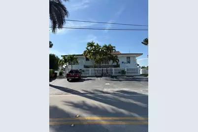 2613 NE 28th Court, Unit #1B, Lighthouse Point, FL 33064 - Photo 1