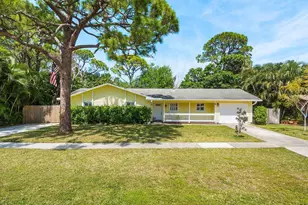 903 Oak Cir, Jupiter, FL 33458 - Photo 1