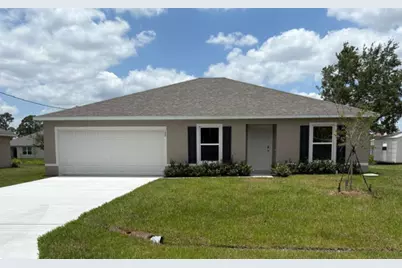 152 SW Crescent Avenue, Port Saint Lucie, FL 34984 - Photo 1
