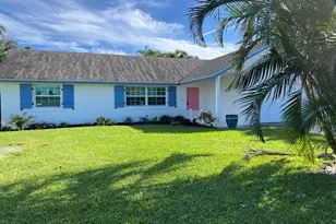 8014 SE Carlton St, Hobe Sound, FL 33455 - Photo 1