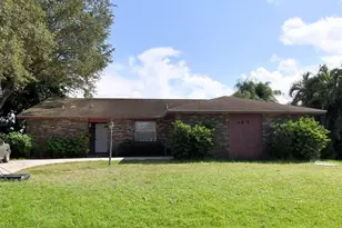 744 SE Fallon Dr, Port Saint Lucie, FL 34983 - Photo 1