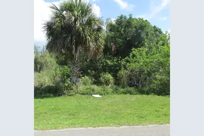 1613 SE Grapeland Avenue, Port Saint Lucie, FL 34952 - Photo 1