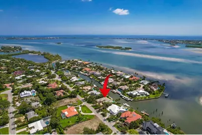 16 E High Point Road, Sewalls Point, FL 34996 - Photo 1