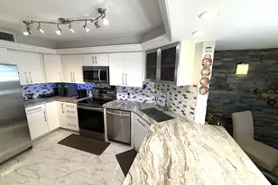 2425 Presidential Way, West Palm Beach, FL 33401 - Photo 1