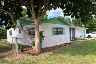 702 Grandview Blvd, Fort Pierce, FL 34982 - Photo 1