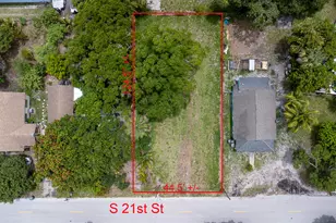 608 S 21st St, Fort Pierce, FL 34950 - Photo 1