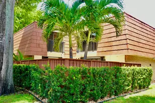 627 Buttonwood Ln, Boynton Beach, FL 33436 - Photo 1