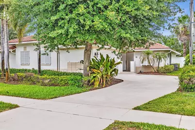 52 Lariat Circle, Boca Raton, FL 33487 - Photo 1