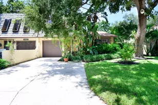 1085 Raintree Dr, Palm Beach Gardens, FL 33410 - Photo 1