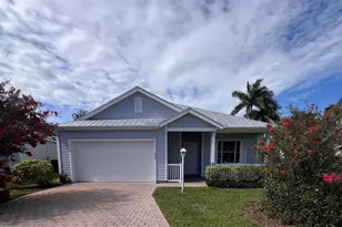 452 NE Canoe Park Cir, Port Saint Lucie, FL 34983 - Photo 1