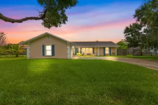 105 Sandalwood Dr, Fort Pierce, FL 34947 - Photo 1