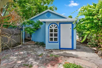 714 W Lakewood Road, Unit #B, West Palm Beach, FL 33405 - Photo 1