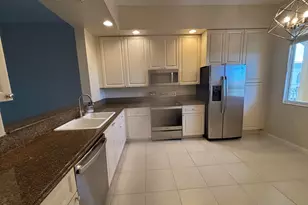 30 Harbour Isle Dr W, Fort Pierce, FL 34949 - Photo 1